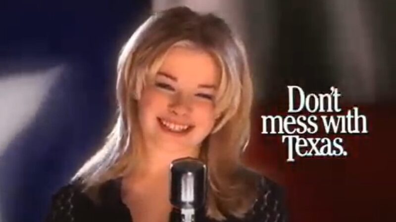 Singer Leanna Rimes signs for Don't mess with Texas.