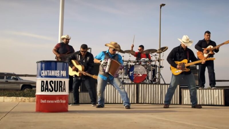 Grammy winning singer Sunny Sauceda “sings for trash” for Don't mess with Texas.